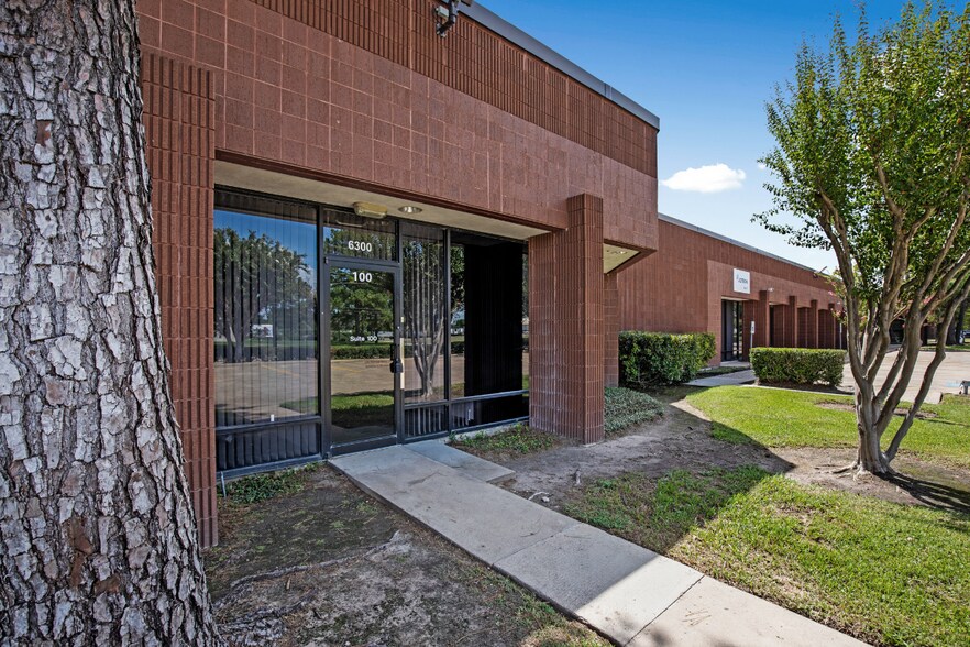 More Photos Of 6300 Rothway St, Houston Unknown For Lease