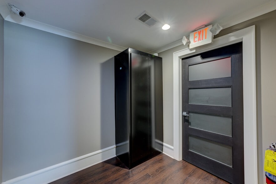 More Photos Of 1608 Taylor St, Columbia Freestanding For Lease