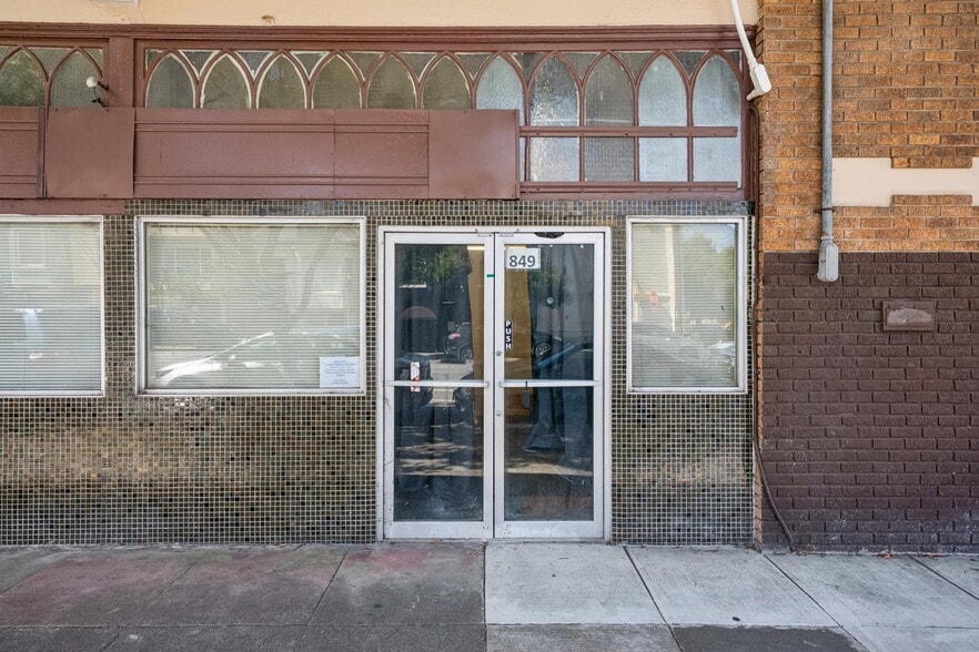 More Photos Of 700 10th Ave, San Francisco General Retail For Sale