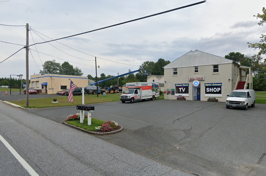 More Photos Of 3326 Forge Hill Rd, Street General Retail For Sale