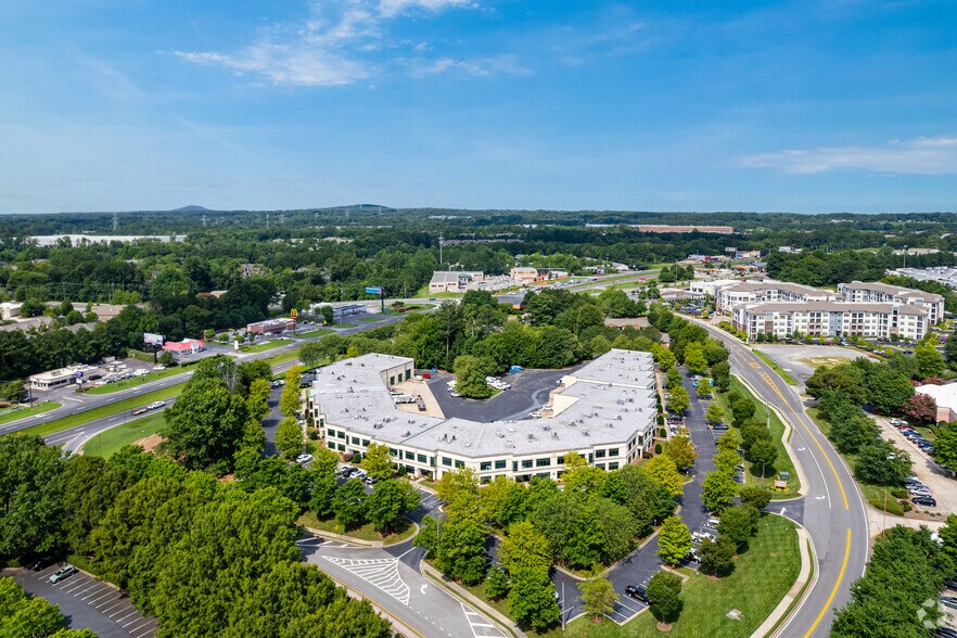 More Photos Of 1690 Roberts Blvd, Kennesaw Warehouse For Lease