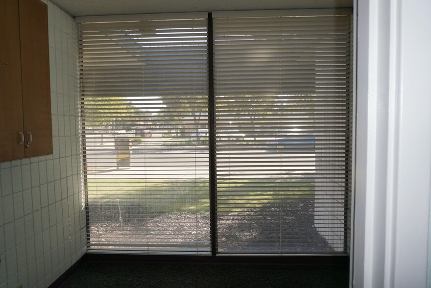 More Photos Of 1004-1006 N Douty St, Hanford Medical For Lease