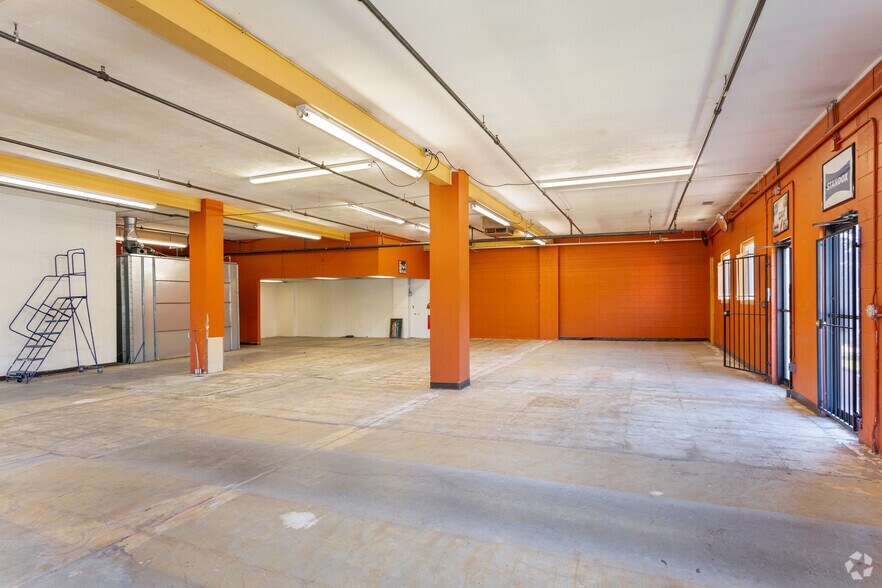 More Photos Of 1591 W Alameda Ave, Denver Showroom For Lease