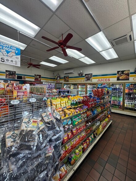 More Photos Of 1620 Carlisle Blvd SE, Albuquerque General Retail For Sale