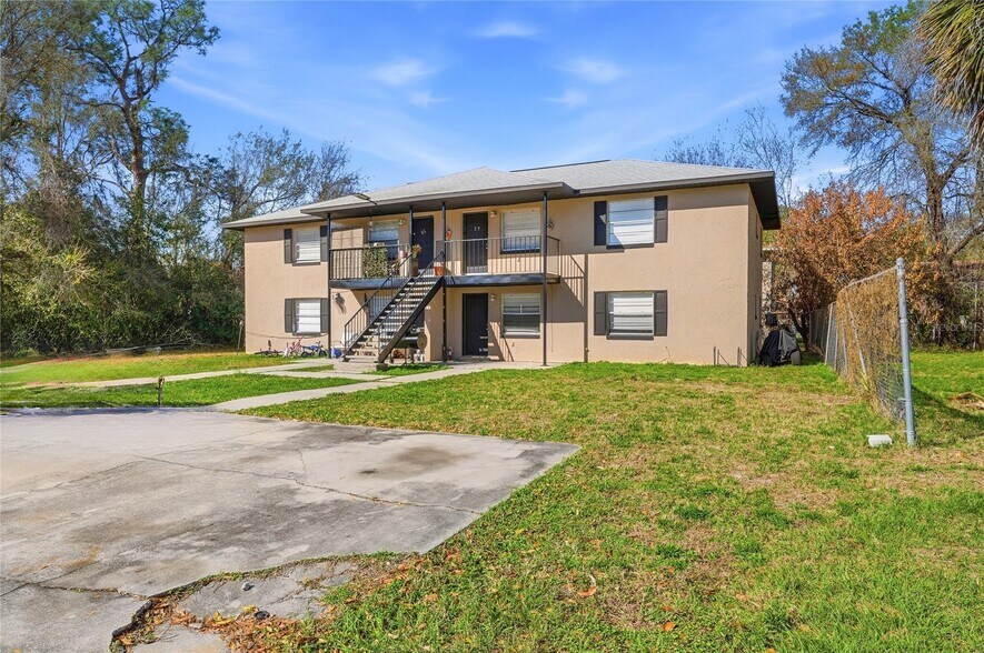 More Photos Of 2300 W Cannon Ter NW, Winter Haven Apartments For Sale