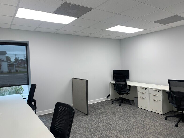 More Photos Of 85 E Catawba St, Belmont Office For Lease