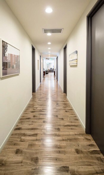 More Photos Of 13263 Ventura Blvd, Studio City Office For Lease