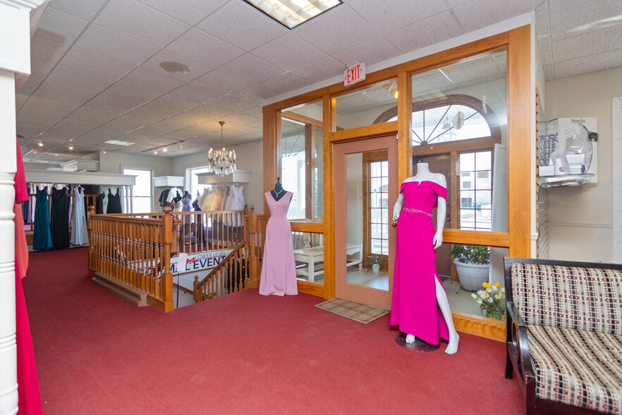 More Photos Of 2415 N Richmond St, Appleton Freestanding For Sale