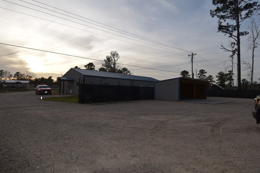 More Photos Of 11395 FM 2432 Rd, Willis Light Manufacturing For Sale