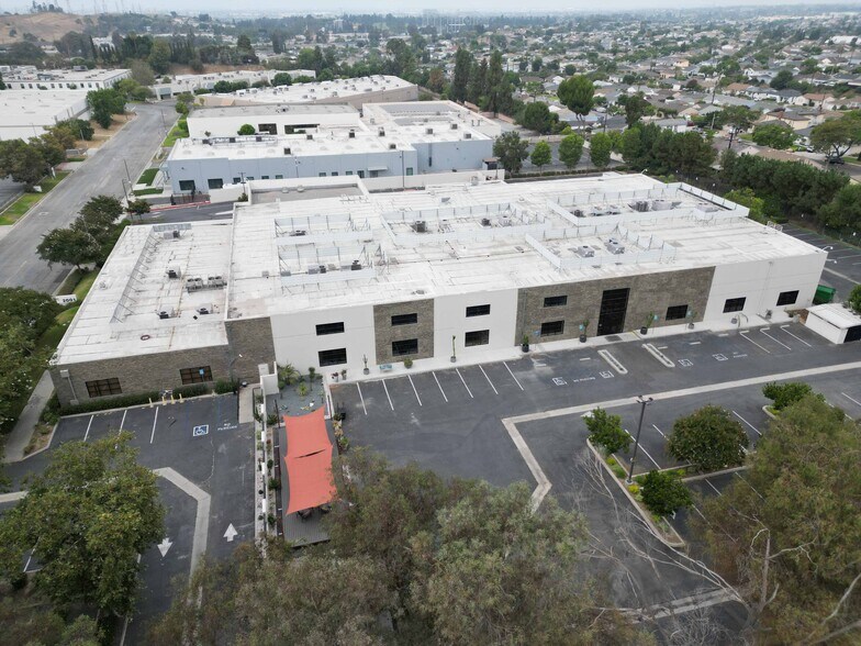 More Photos Of 2001 Saturn St, Monterey Park Light Distribution For Sale