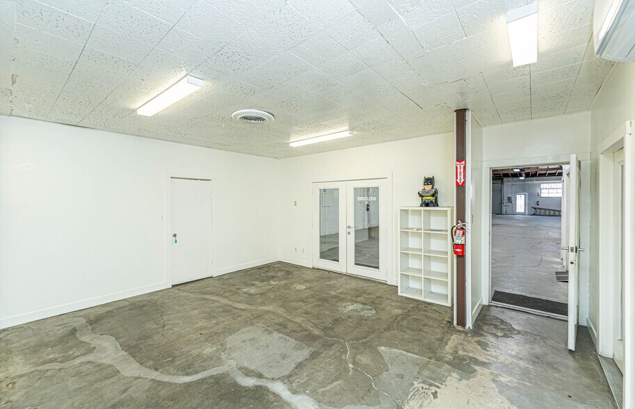 More Photos Of 947 N Vignes St, Los Angeles Warehouse For Sale