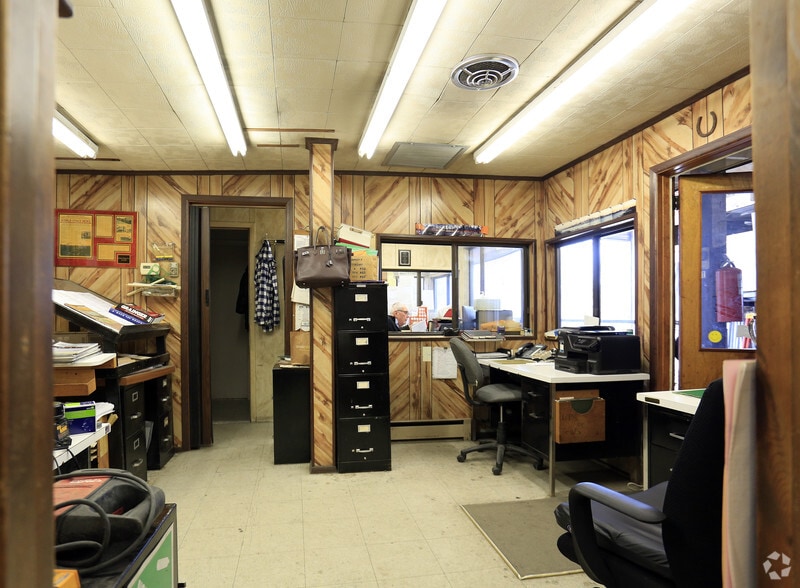 More Photos Of 2883 Miles Ave, Bronx Warehouse For Lease