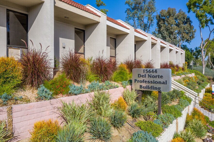 More Photos Of 15644 Pomerado Rd, Poway Medical For Lease