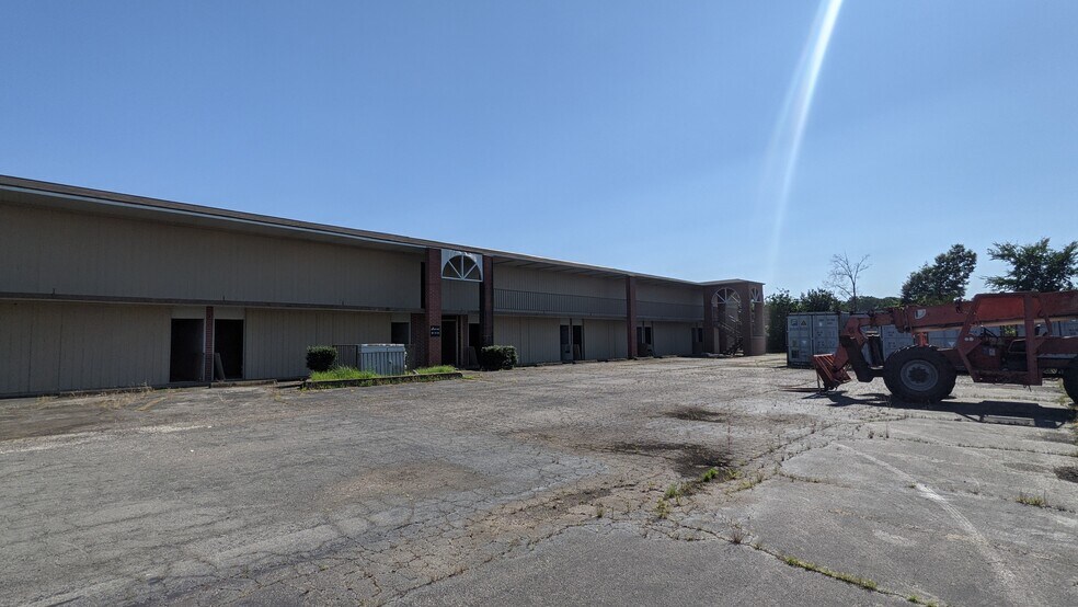 More Photos Of 107-n N Rand Dr, Searcy Hotel For Sale