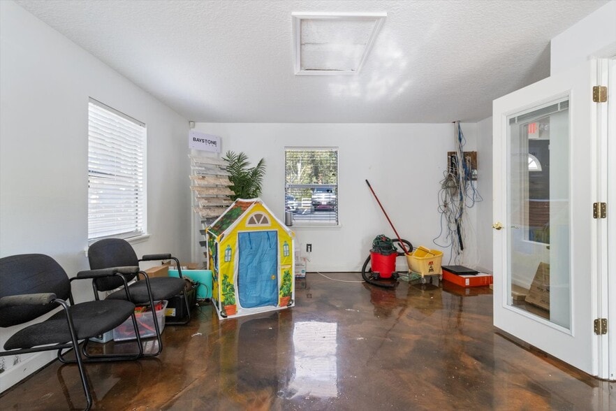 More Photos Of 7630 W Dunnellon Rd, Dunnellon Office For Sale