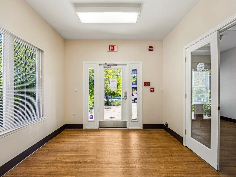 More Photos Of 64 Clingman Ave, Asheville Office For Sale