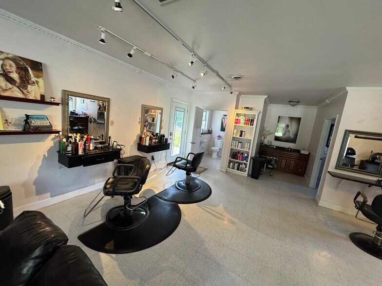 More Photos Of 368 Main St, Plympton Freestanding For Sale