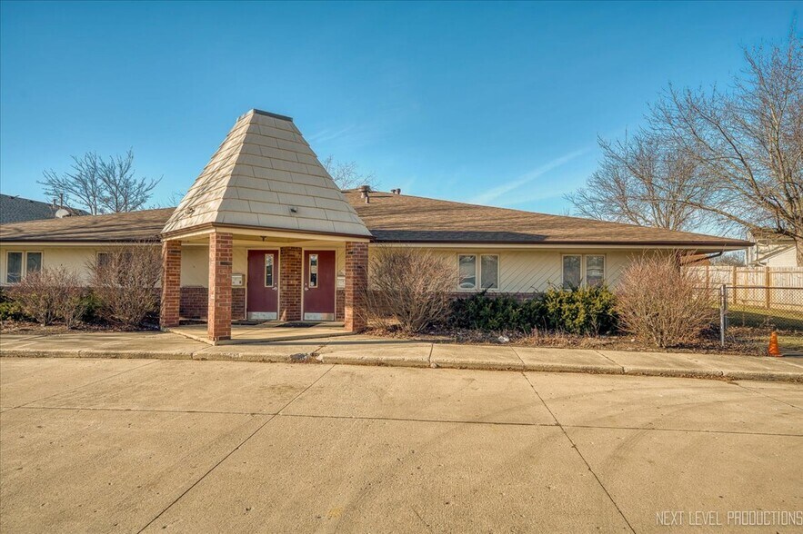 Primary Photo Of 1030 Summerfield Dr, Roselle Office Residential For Sale