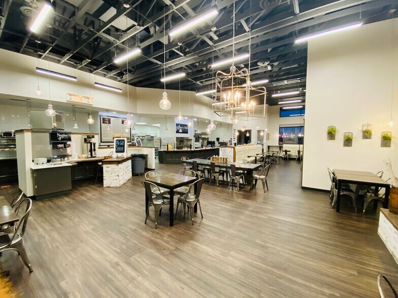 More Photos Of 2090 W Pleasant Grove Rd, Rogers Freestanding For Lease