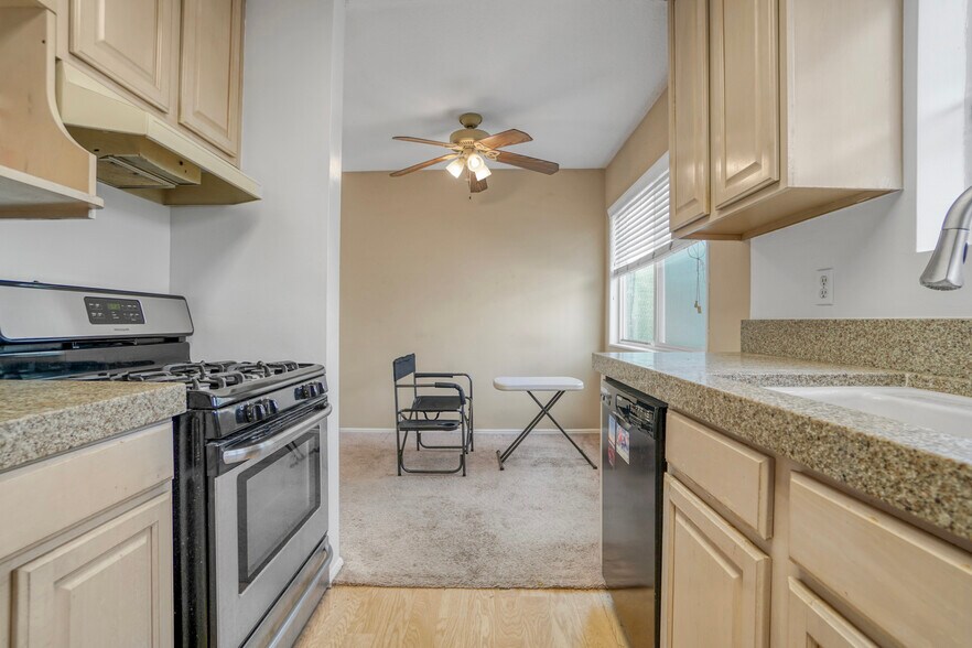 More Photos Of 16 38th Pl, Long Beach Apartments For Sale