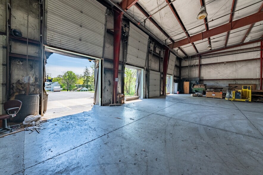 More Photos Of 164 Eyster Rd, Halltown Manufacturing For Lease