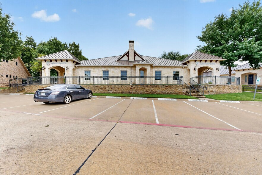 More Photos Of 2230 Bush Dr, McKinney Medical For Lease