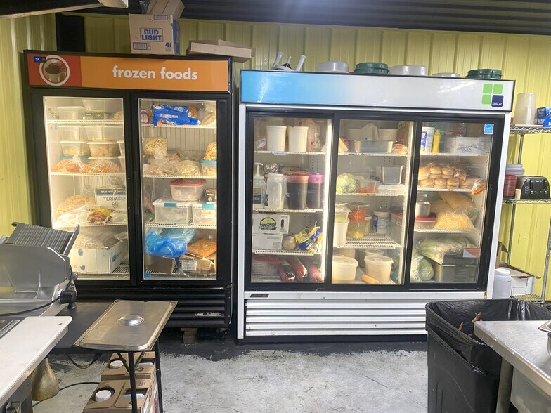 More Photos Of 219 Main St, Hale Flex For Sale