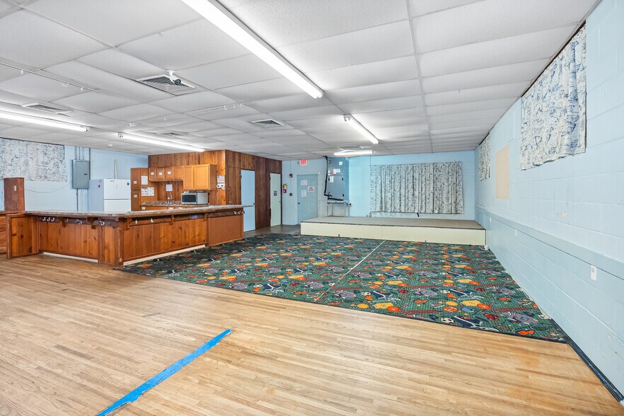 More Photos Of 855 W Desoto St, Clermont Specialty For Lease