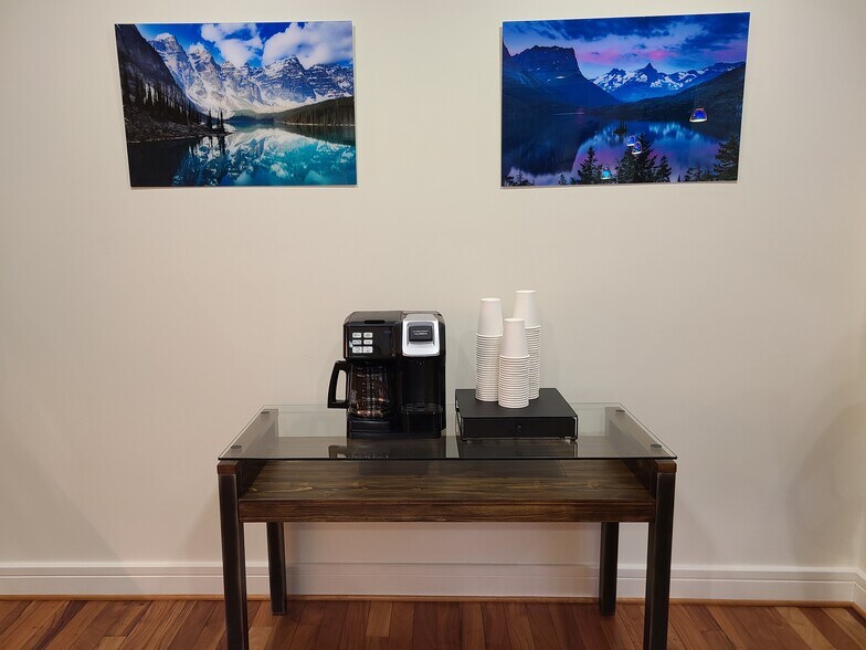 More Photos Of 1880 W Oak Pky, Marietta Coworking Space