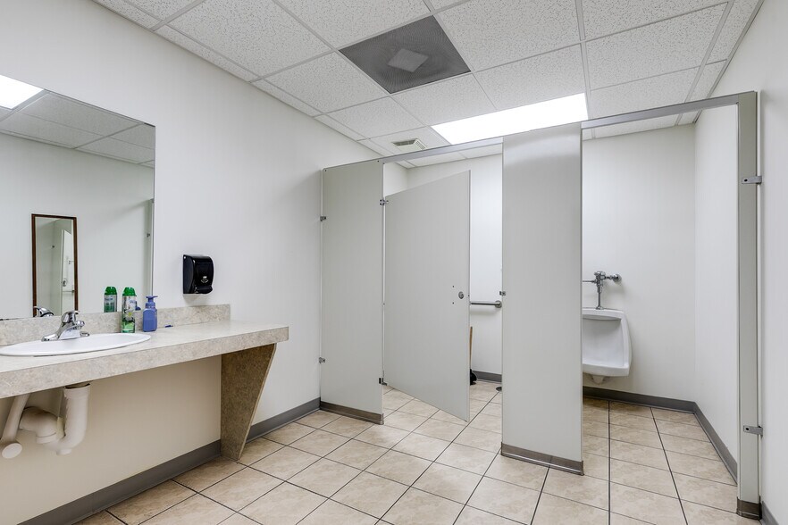 More Photos Of 2101 Venable St, Richmond Religious Facility For Sale