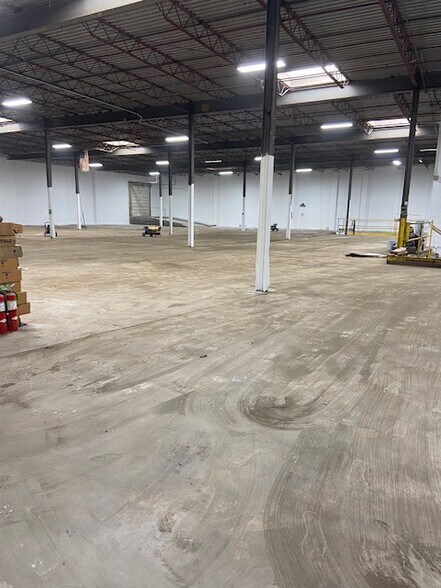 More Photos Of 1917 9th Ave, Altoona Industrial For Lease