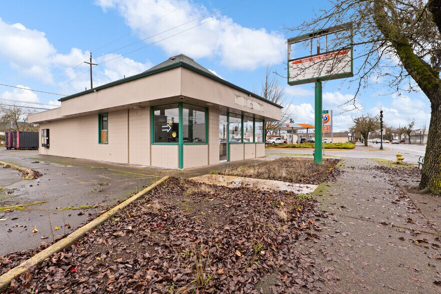 More Photos Of 774 Main St, Springfield Fast Food For Sale