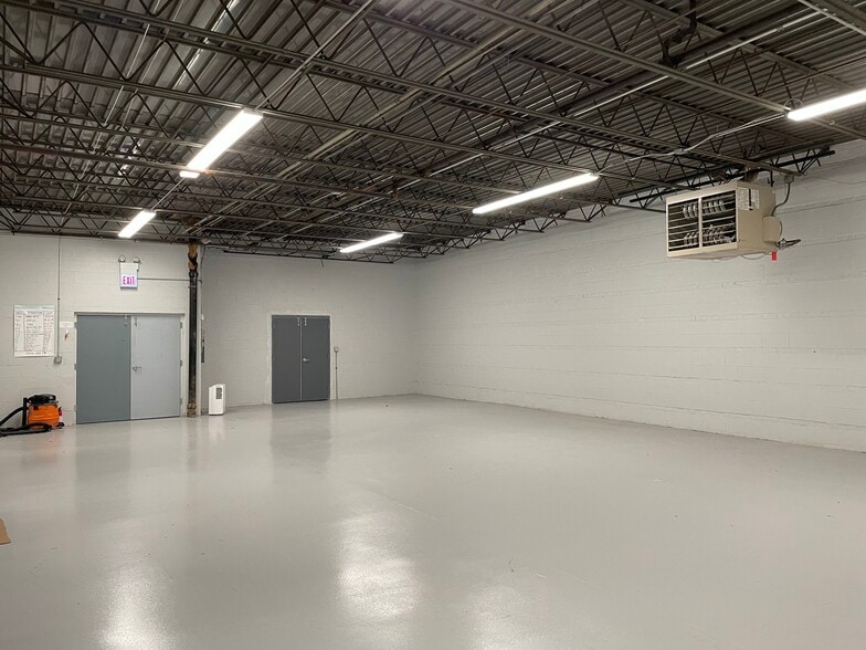 More Photos Of 4155 N Rockwell St, Chicago Warehouse For Lease