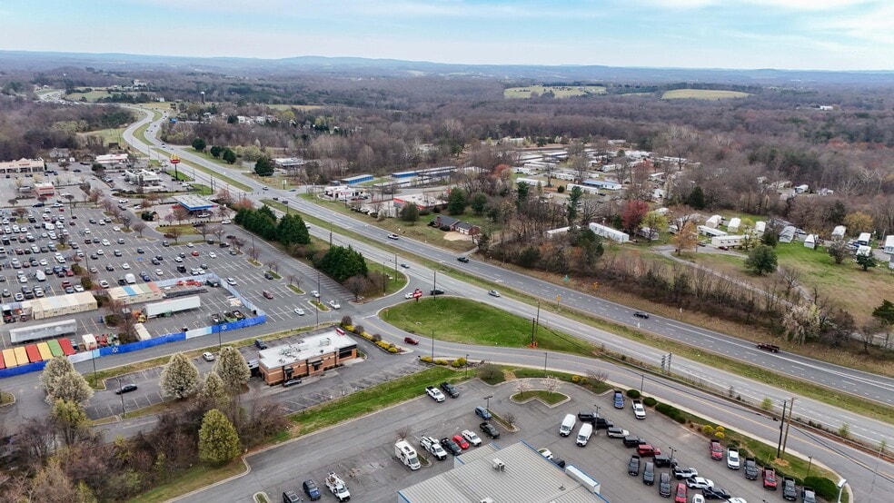 More Photos Of 1001 E Lynchburg Salem Tpke, Bedford Office For Sale