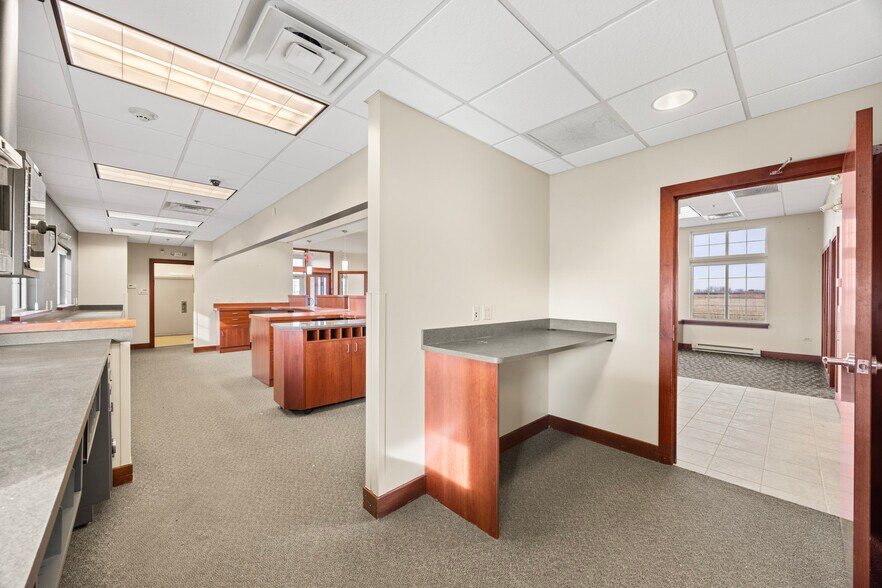 More Photos Of 430 E Mississippi Ave, Elwood Bank For Sale