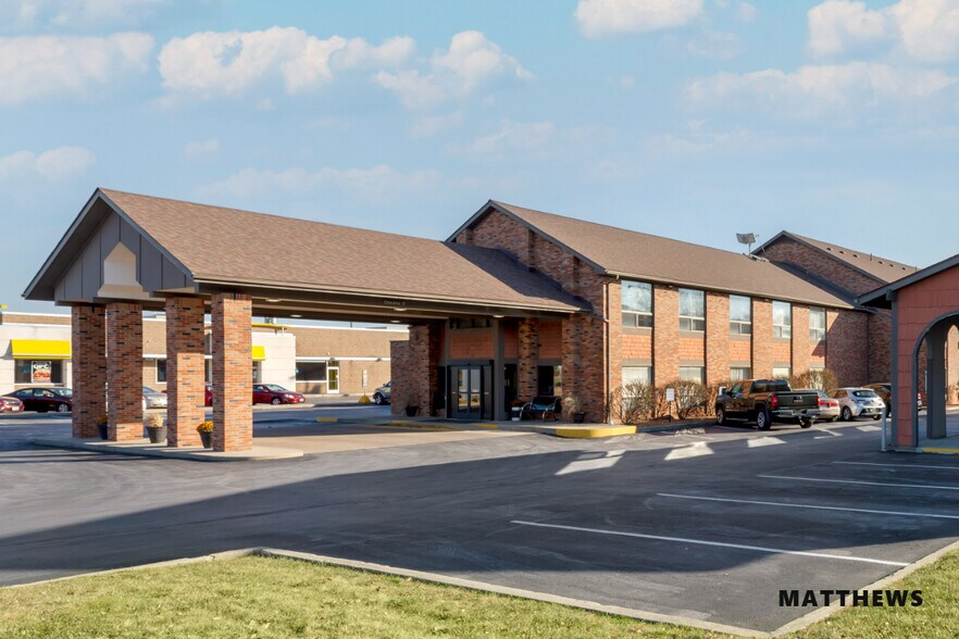 More Photos Of 1450 E Wooster St, Bowling Green Hotel For Sale