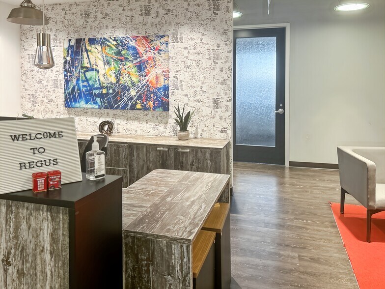 More Photos Of 1111 Boul Dr-Frederik-Philips, Montréal Coworking Space