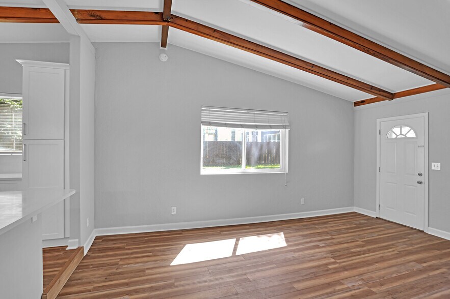 More Photos Of 1813 Seminole Rd, Atlantic Beach Multifamily For Sale