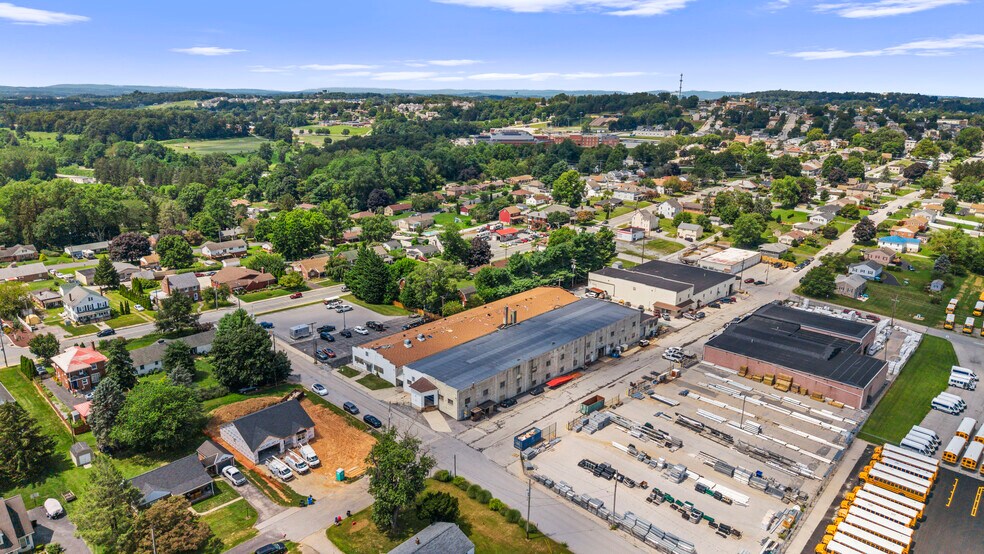 More Photos Of 25 Grand Ave, Red Lion Warehouse For Lease