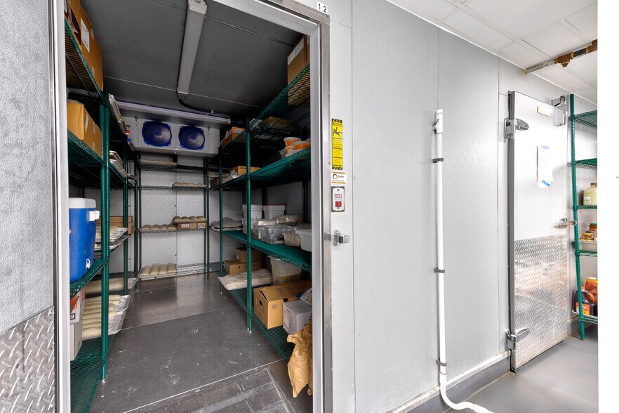 More Photos Of 973 Smith Ave S, Saint Paul Freestanding For Sale