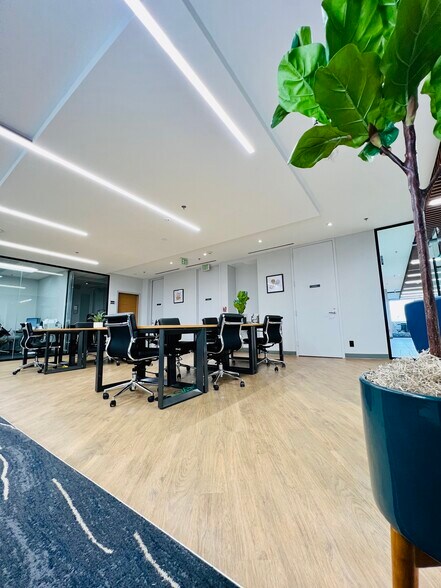More Photos Of 7918 Jones Branch Dr, McLean Office For Lease