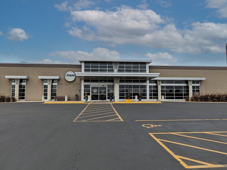 More Photos Of 1309-1385 N Galena Ave, Dixon Unknown For Lease