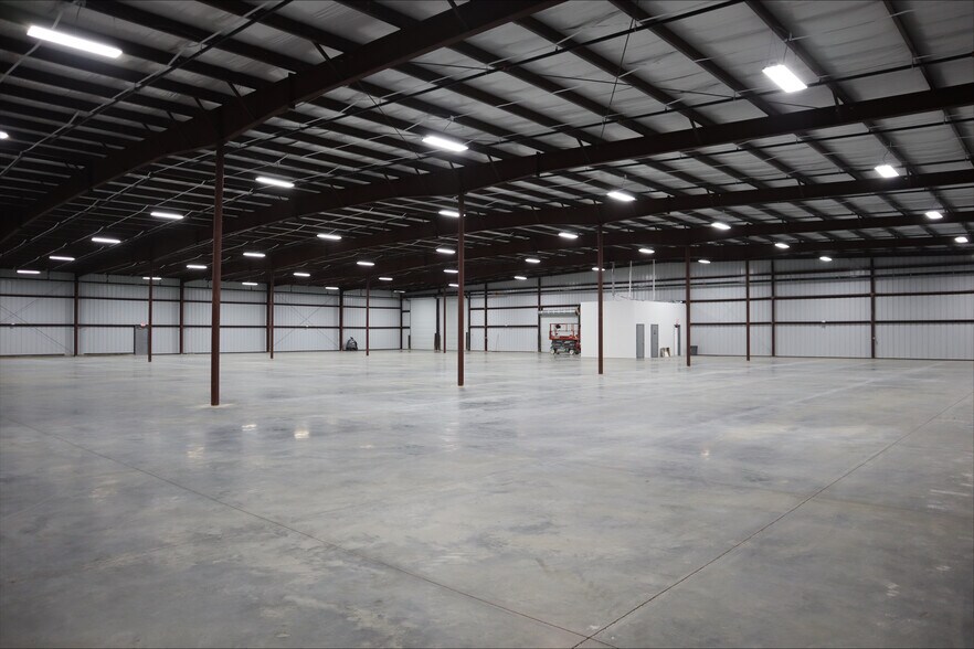 More Photos Of 251 Price Rd, Lexington Warehouse For Lease