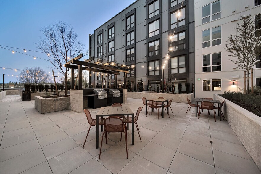 More Photos Of 11811-11821 NE 128th St, Kirkland Multifamily For Sale