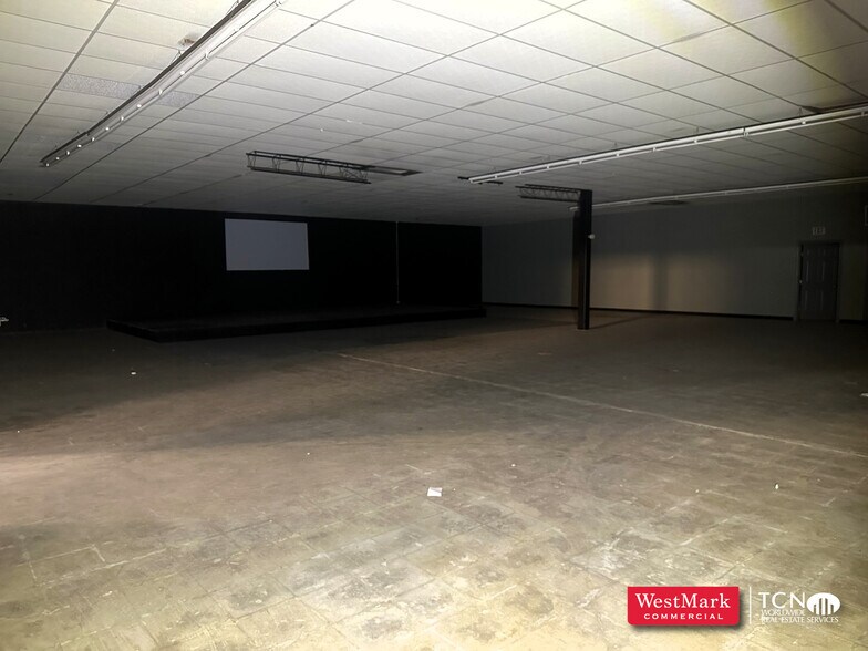 More Photos Of 1405 S Main St, Seminole General Retail For Lease