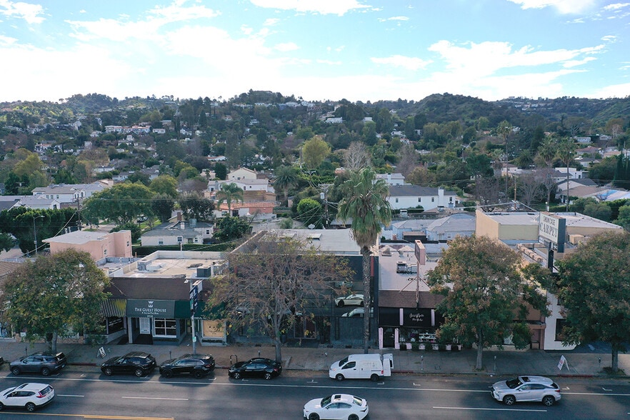 More Photos Of 13946 Ventura Blvd, Van Nuys Office For Lease
