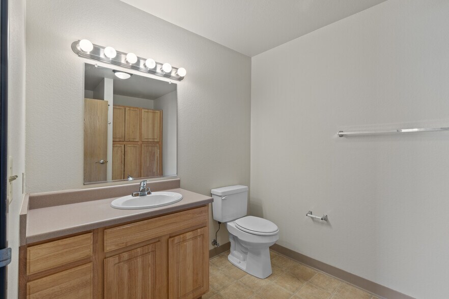 More Photos Of 1120 E Parkway Ave, Oshkosh Multifamily For Sale