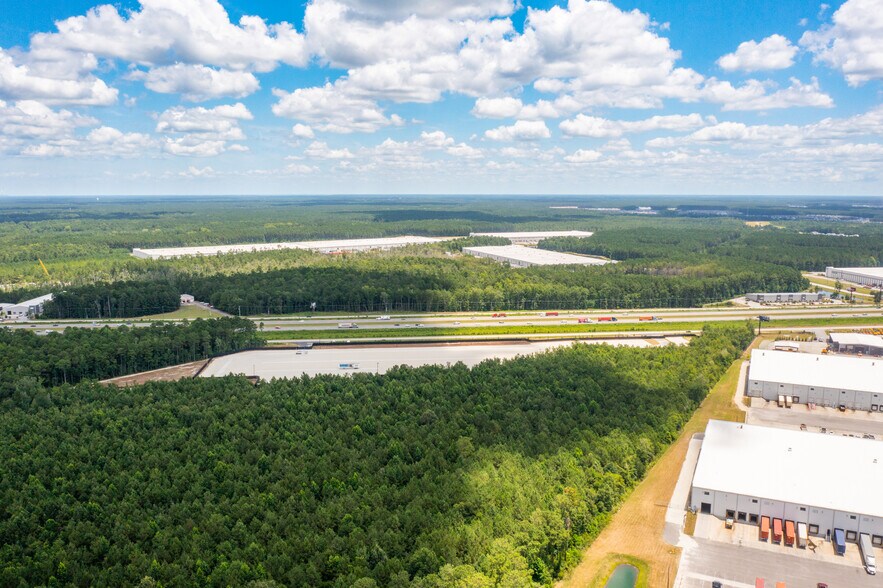 More Photos Of 1430 Business Park Rd, Summerville Warehouse For Lease