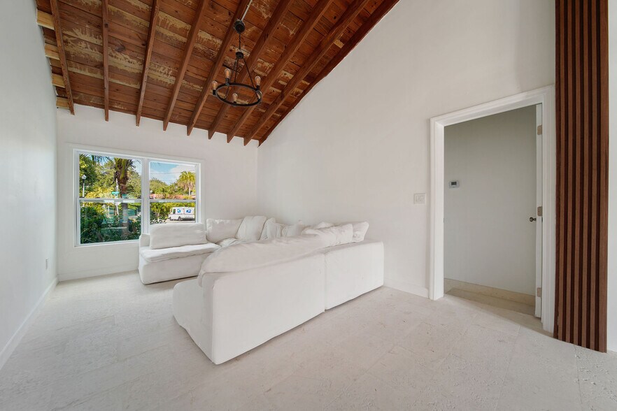 More Photos Of 1110 NW North River Dr, Miami Specialty For Sale
