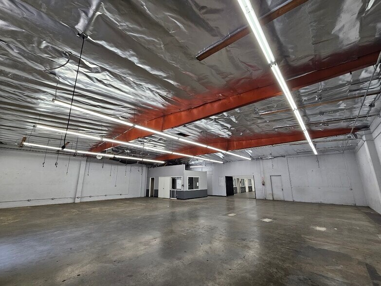 More Photos Of 154 W 23rd St, Los Angeles Warehouse For Sale